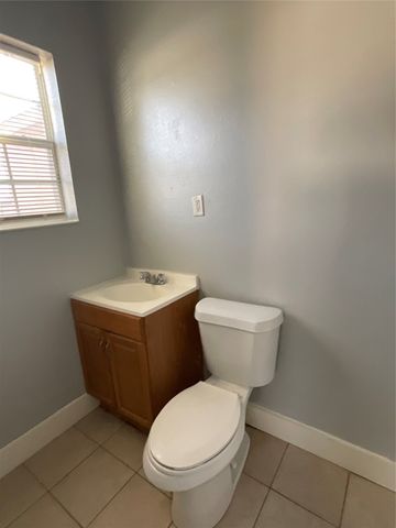 2937 S Adams Street, Fort Worth, TX 76110