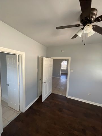 2937 S Adams Street, Fort Worth, TX 76110