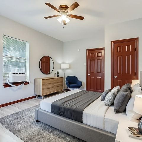 2937 S Adams Street, Fort Worth, TX 76110