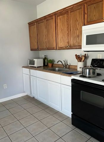 2937 S Adams Street, Fort Worth, TX 76110