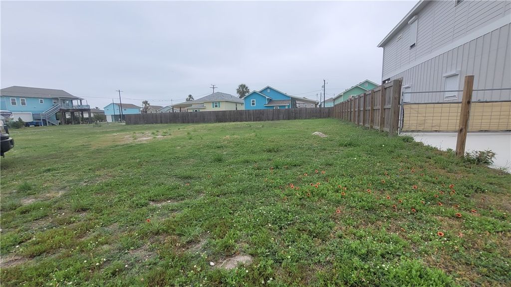 1404 S Church St, Rockport, TX 78382 — photo 4