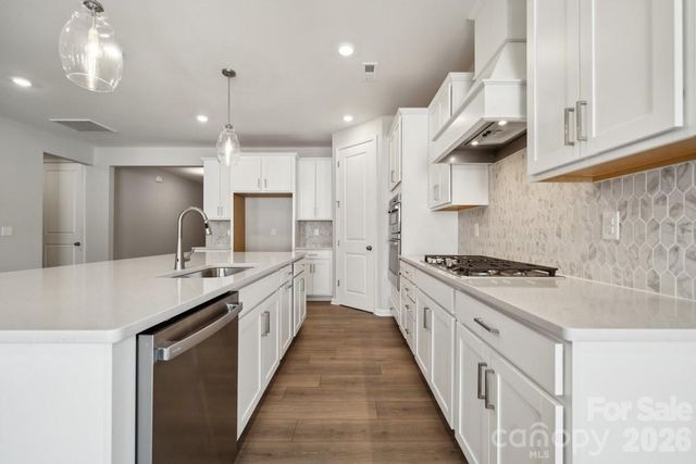 18214 Torchbearer Lane, Charlotte, NC 28278