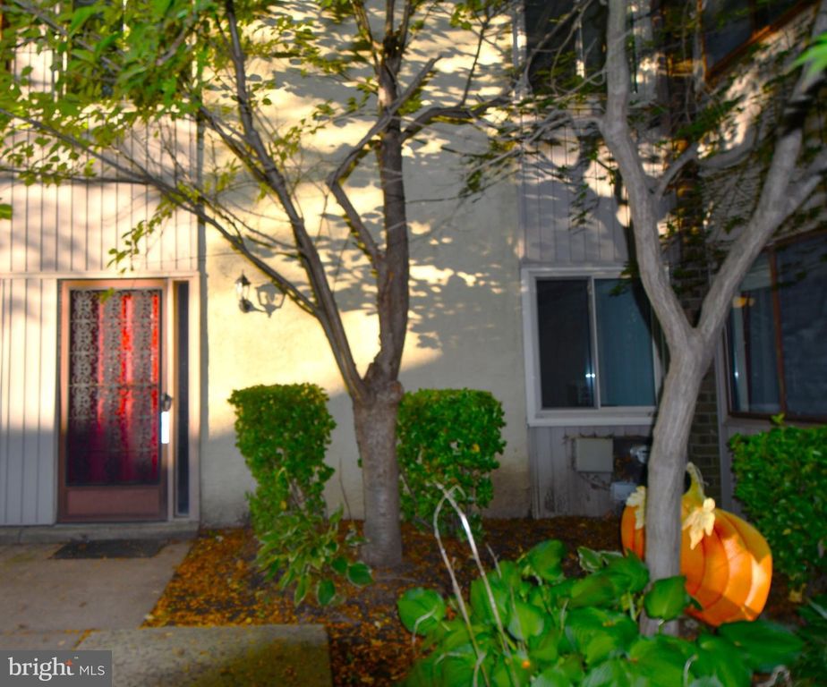 4825 OXFORD CT, BENSALEM, PA 19020 — exterior