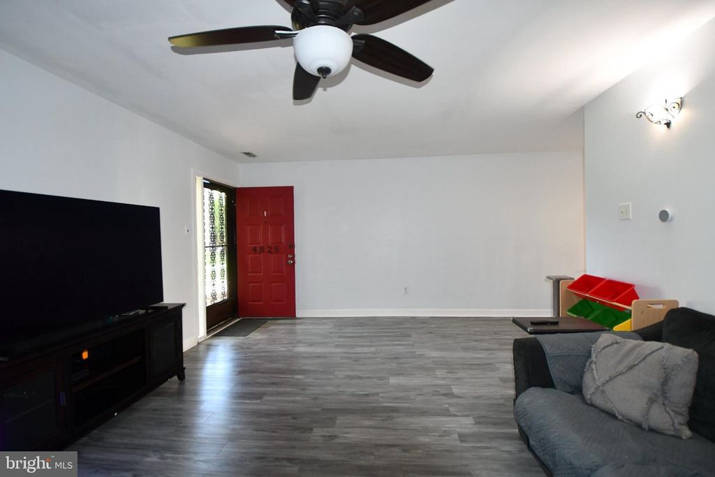 4825 OXFORD CT, BENSALEM, PA 19020 — photo 2