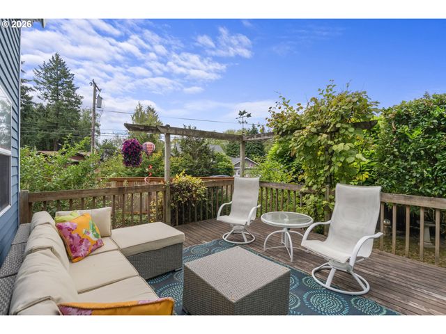 2275 Sw 77TH Pl, Portland, OR 97225