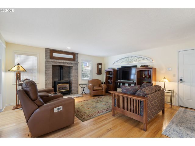 2275 Sw 77TH Pl, Portland, OR 97225