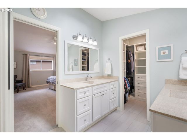 2275 Sw 77TH Pl, Portland, OR 97225