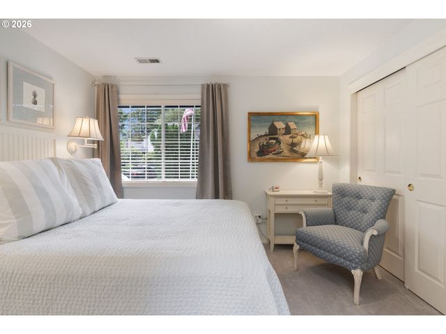 2275 Sw 77TH Pl, Portland, OR 97225