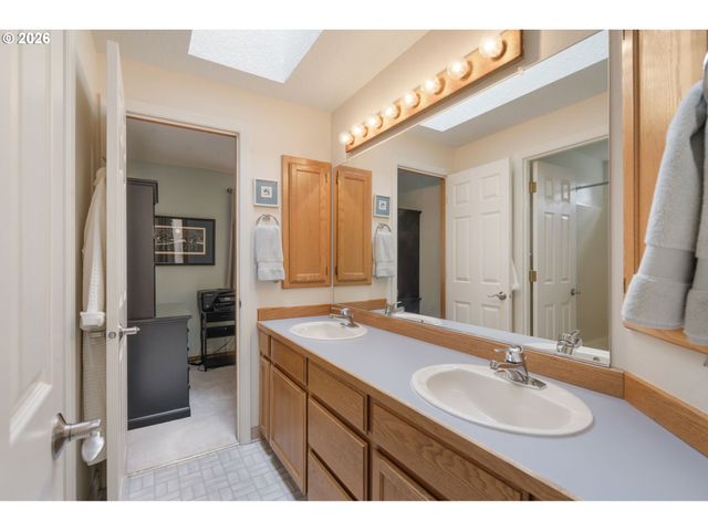 2275 Sw 77TH Pl, Portland, OR 97225