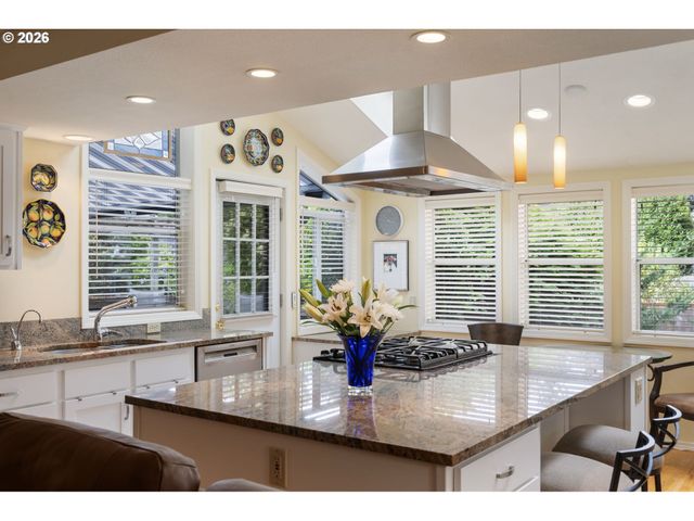 2275 Sw 77TH Pl, Portland, OR 97225