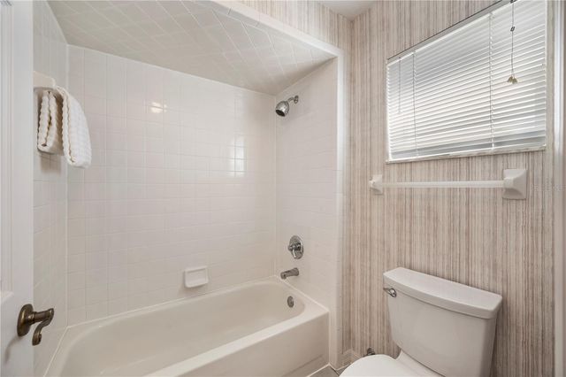 725 PENINSULAR DRIVE, Lakeland, FL 33813