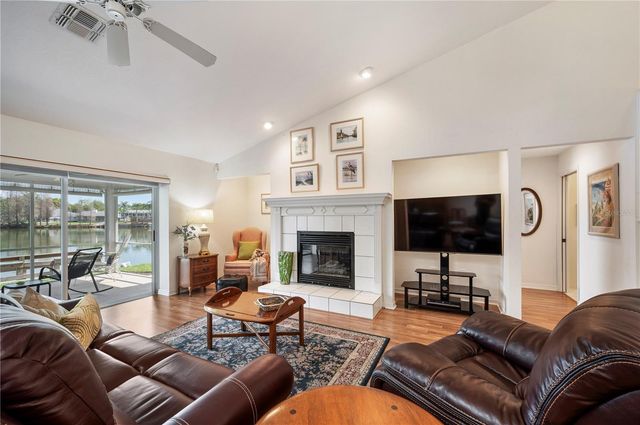 725 PENINSULAR DRIVE, Lakeland, FL 33813