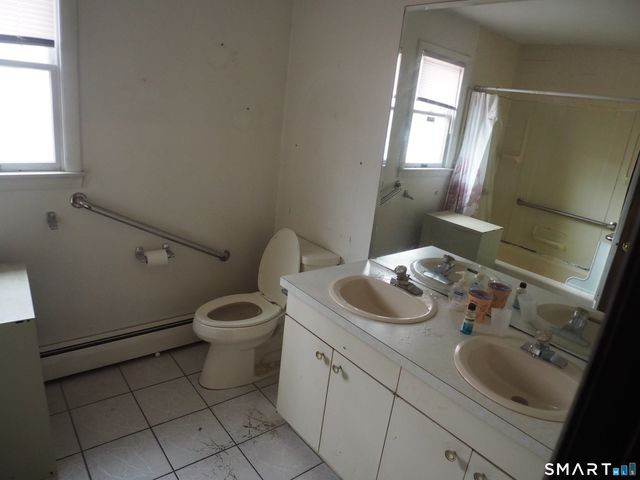 341 Lounsbury Street, Waterbury, CT 06706