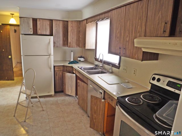 341 Lounsbury Street, Waterbury, CT 06706