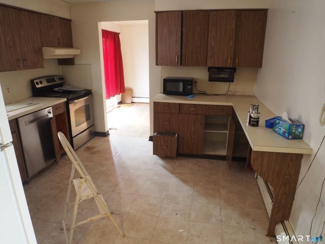 341 Lounsbury Street, Waterbury, CT 06706