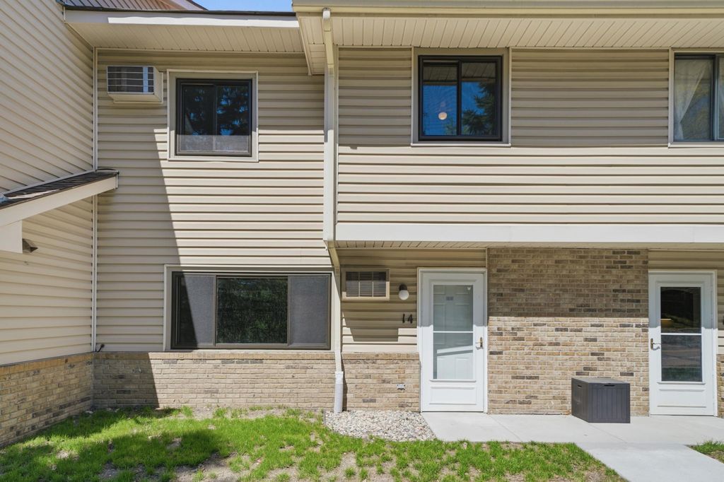14 E 13th Street, Waconia, MN 55387 — photo 2