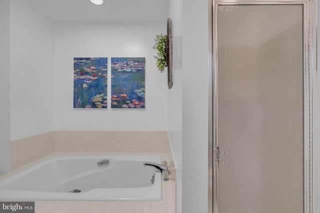 9 CHADWELL CT, Pennington, NJ 08534