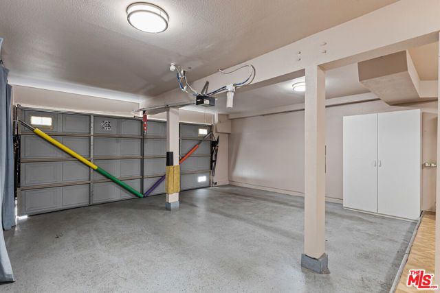 15137 Magnolia Boulevard A, Sherman Oaks, CA 91403