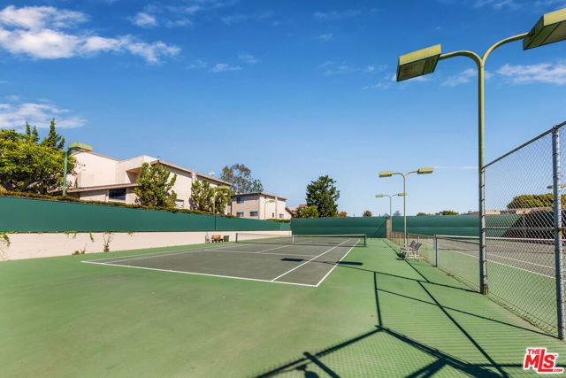 15137 Magnolia Boulevard A, Sherman Oaks, CA 91403