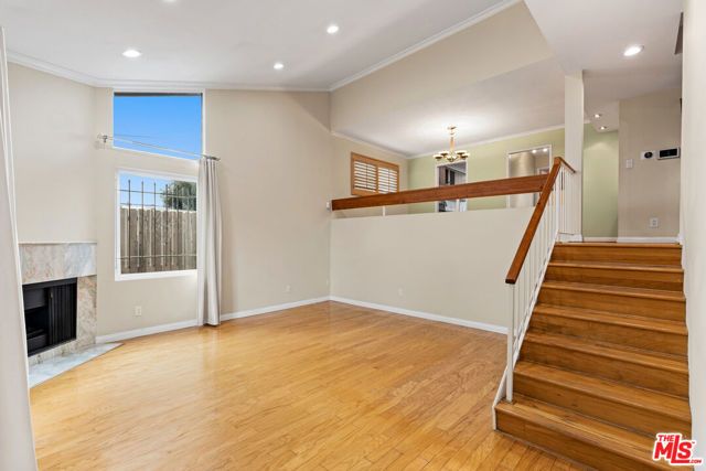 15137 Magnolia Boulevard A, Sherman Oaks, CA 91403