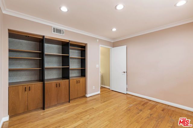 15137 Magnolia Boulevard A, Sherman Oaks, CA 91403