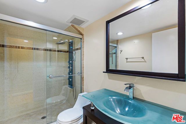 15137 Magnolia Boulevard A, Sherman Oaks, CA 91403