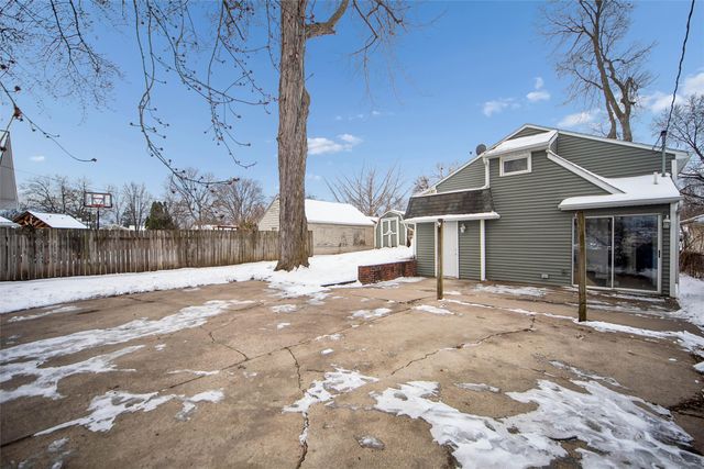 2400 45th Street, Des Moines, IA 50310