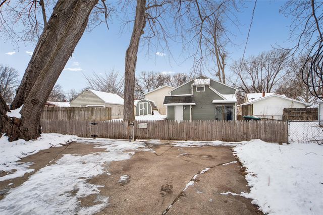 2400 45th Street, Des Moines, IA 50310