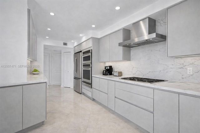3000 Island Boulevard 2305, Aventura, FL 33160