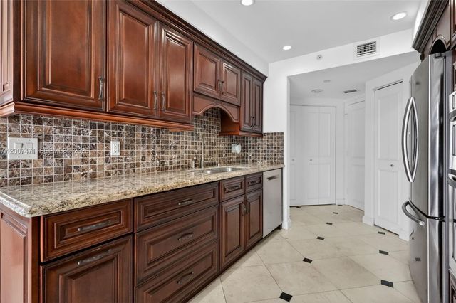 3000 Island Boulevard 2305, Aventura, FL 33160