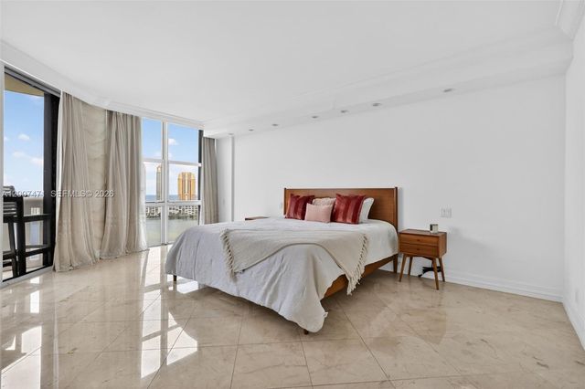 3000 Island Boulevard 2305, Aventura, FL 33160