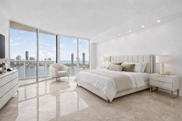 3000 Island Boulevard 2305, Aventura, FL 33160