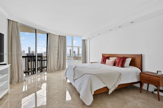 3000 Island Boulevard 2305, Aventura, FL 33160