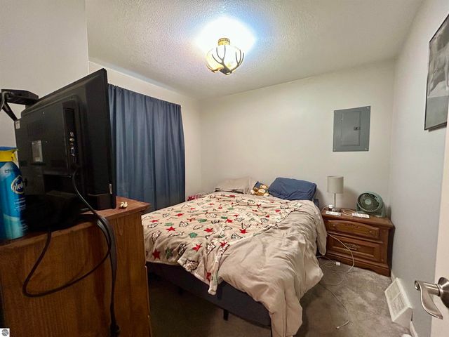 7467 E Higgins Lake Drive, Roscommon, MI 48653