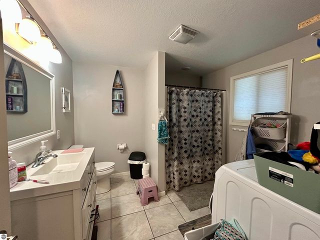 7467 E Higgins Lake Drive, Roscommon, MI 48653