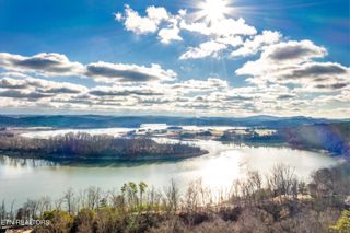 607 Lakeview Drive, Mooresburg, TN 37811