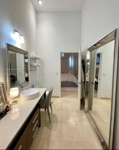 495 Brickell Ave 1409, Miami, FL 33131