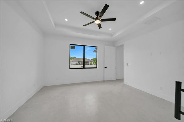 2606 40th ST SW, Lehigh Acres, FL 33976