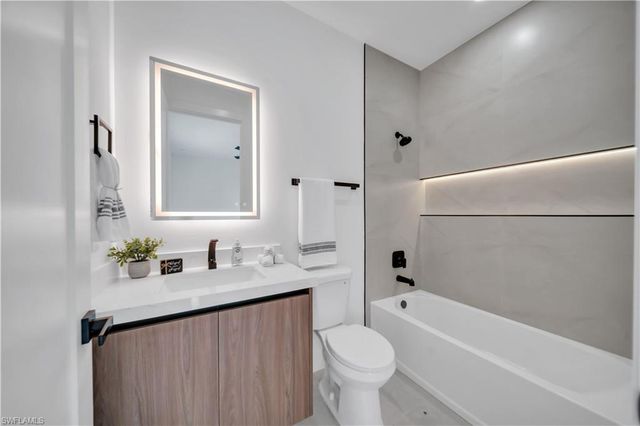 2606 40th ST SW, Lehigh Acres, FL 33976