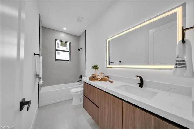 2606 40th ST SW, Lehigh Acres, FL 33976