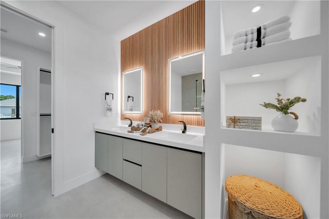 2606 40th ST SW, Lehigh Acres, FL 33976