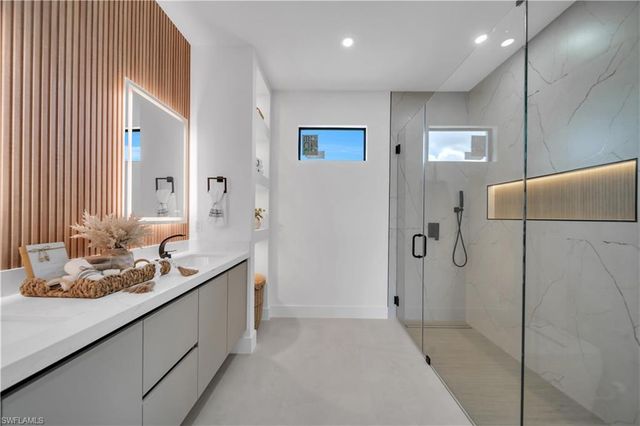 2606 40th ST SW, Lehigh Acres, FL 33976