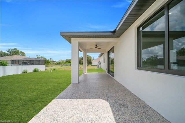 2606 40th ST SW, Lehigh Acres, FL 33976