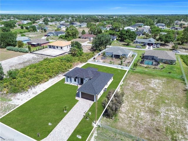 2606 40th ST SW, Lehigh Acres, FL 33976