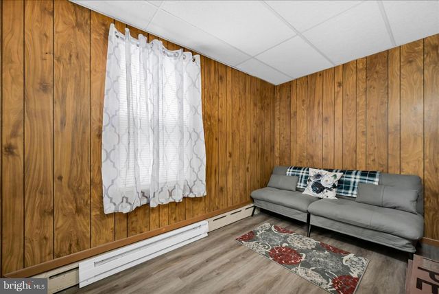 435 W CENTRE ST, Shenandoah, PA 17976