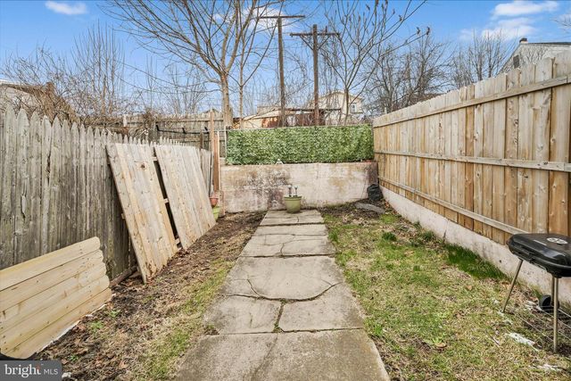 435 W CENTRE ST, Shenandoah, PA 17976