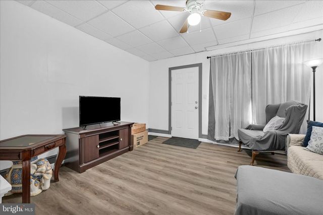 435 W CENTRE ST, Shenandoah, PA 17976