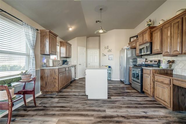 3320 Brighton Place, Yukon, OK 73099