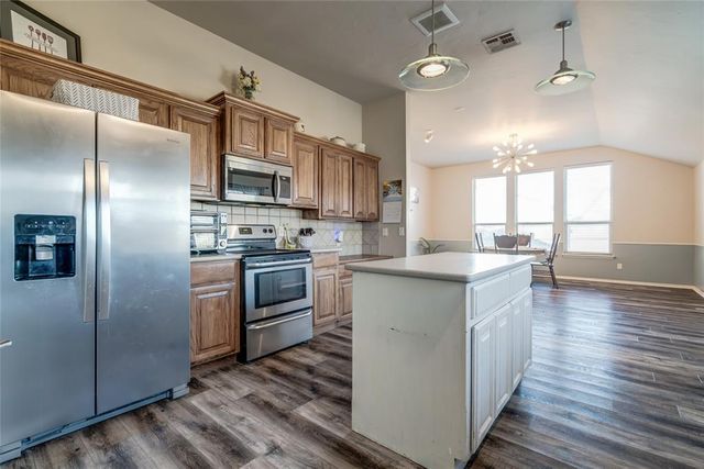 3320 Brighton Place, Yukon, OK 73099