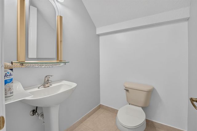 218 Lake Monterey Cir, Boynton Beach, FL 33426